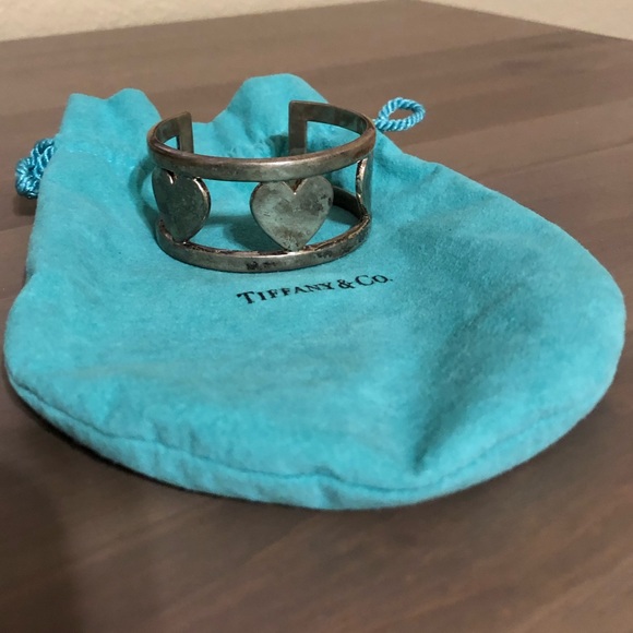 Rare Tiffany’s Heart Cuff Bracelet Tiffany & Co - Picture 2 of 8
